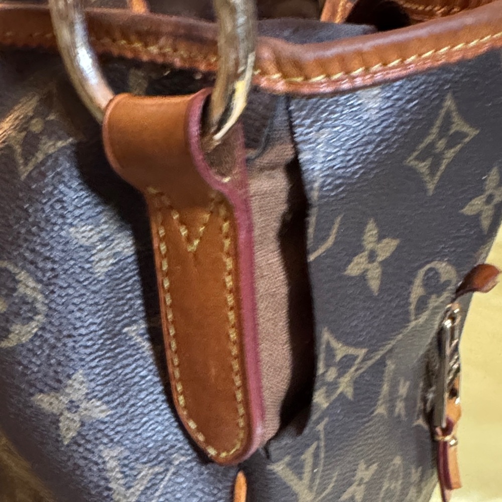 Louis Vuitton Monogram Shoulder Bag in Brown and Tan - Picture 5 of 9